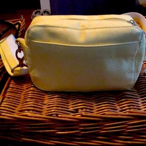 thirty-one .. All Zipped Up Crossbody .. Soft butter yellow & white